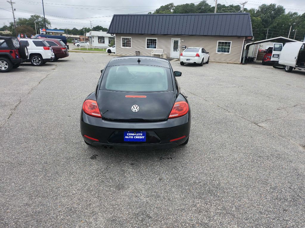 2012 Volkswagen Beetle Image 3