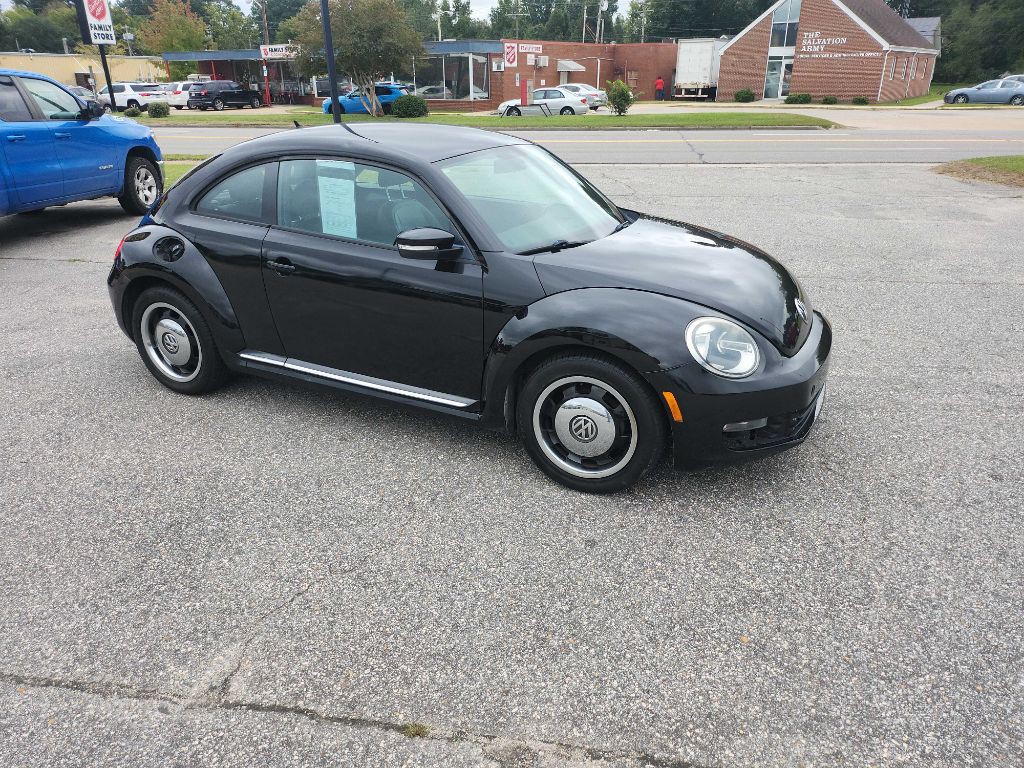 2012 Volkswagen Beetle Image 8