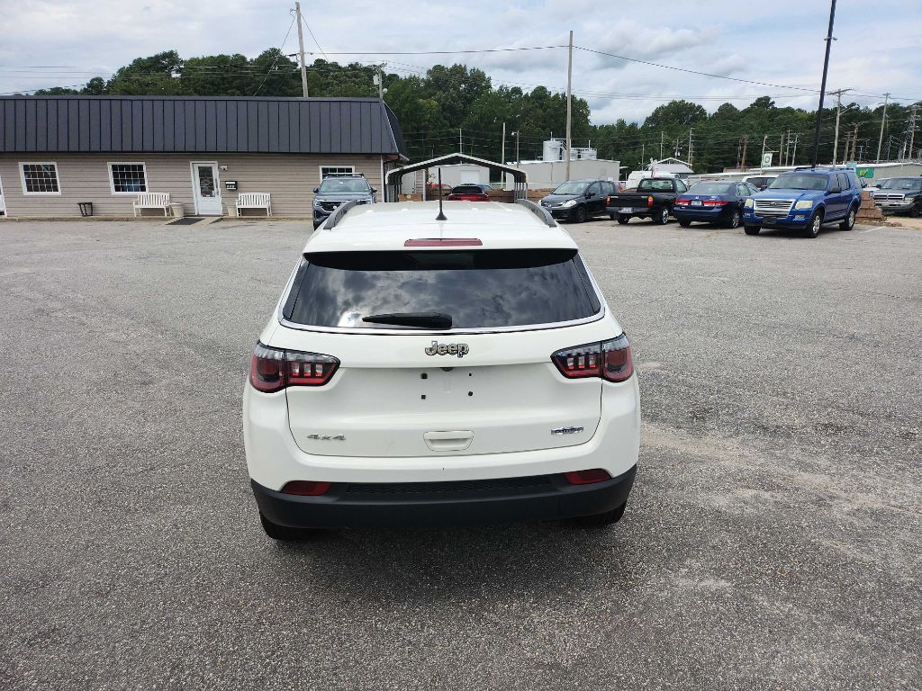 2017 Jeep Compass Image 3