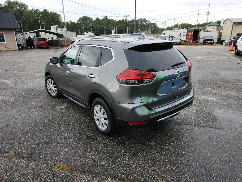 2017 Nissan Rogue Image 2