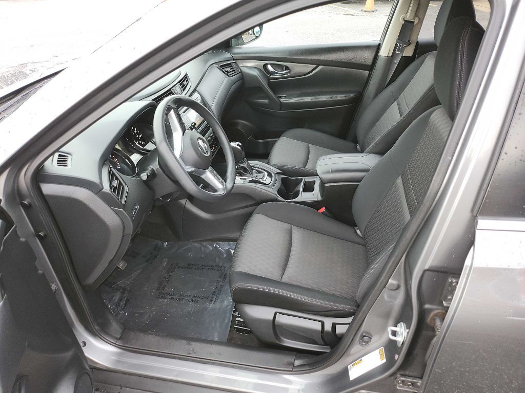 2017 Nissan Rogue Image 9