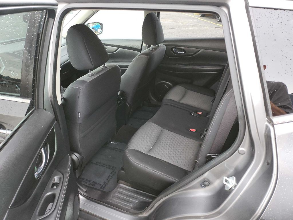 2017 Nissan Rogue Image 11