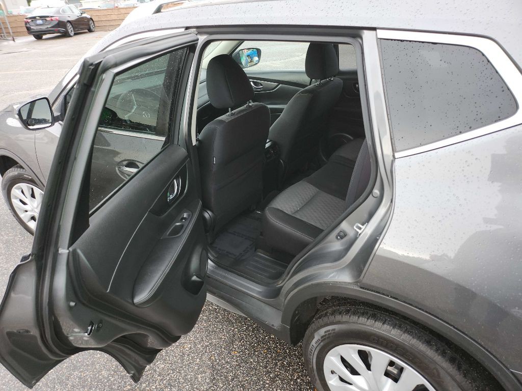 2017 Nissan Rogue Image 12