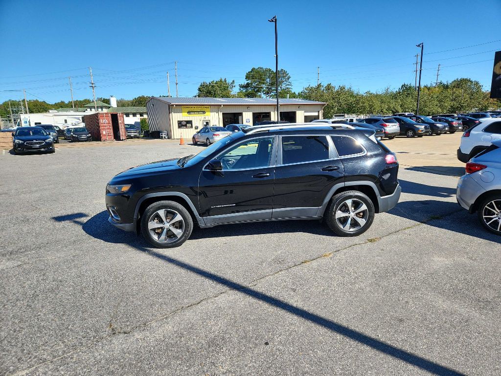 2019 Jeep Cherokee Image 2