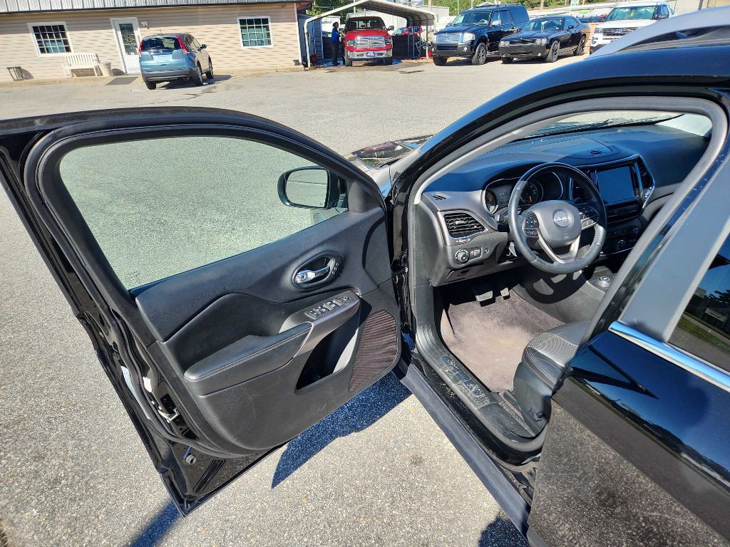 2019 Jeep Cherokee Image 10