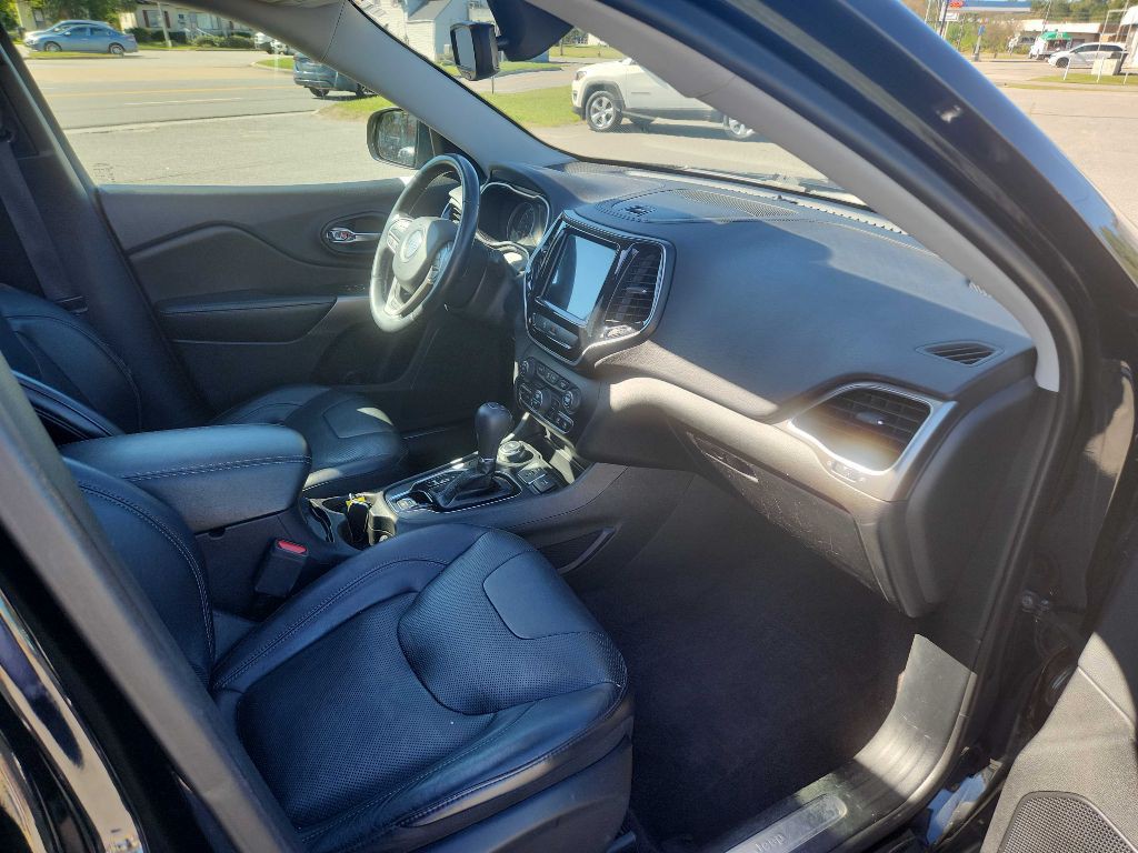2019 Jeep Cherokee Image 16