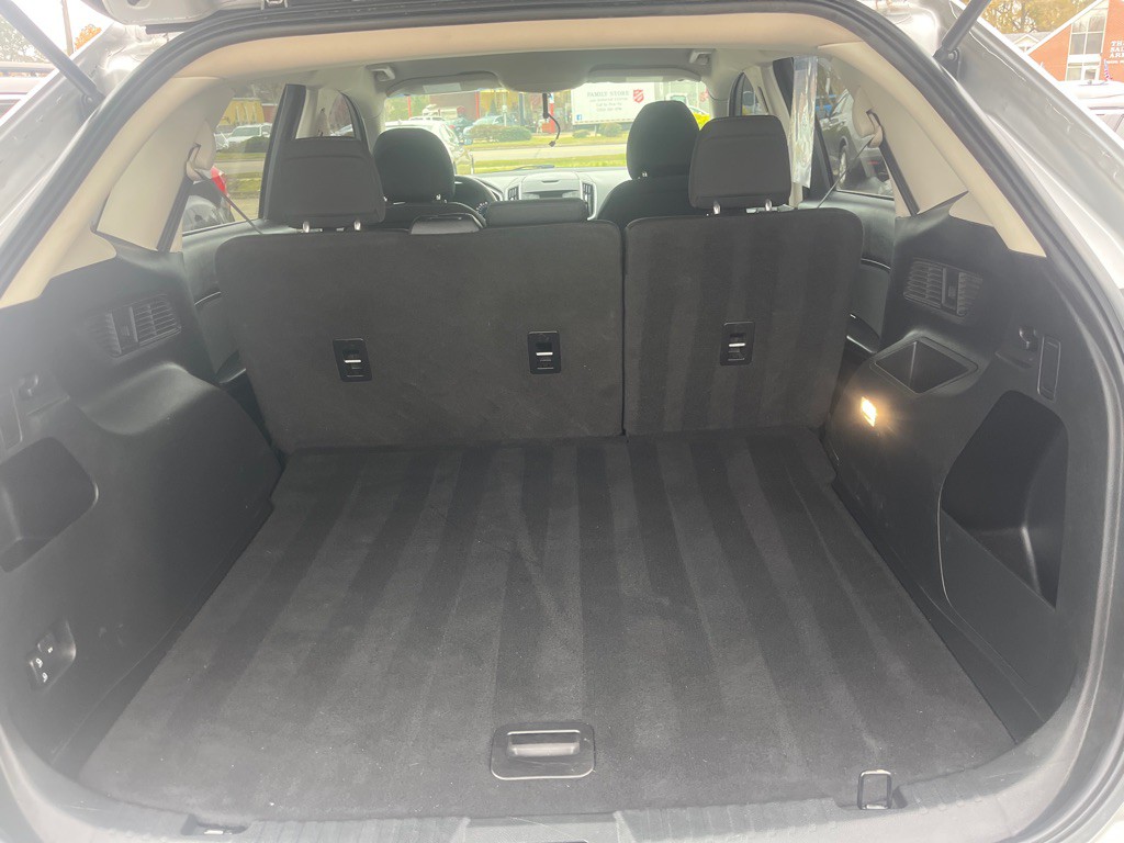 2018 Ford Edge Image 10