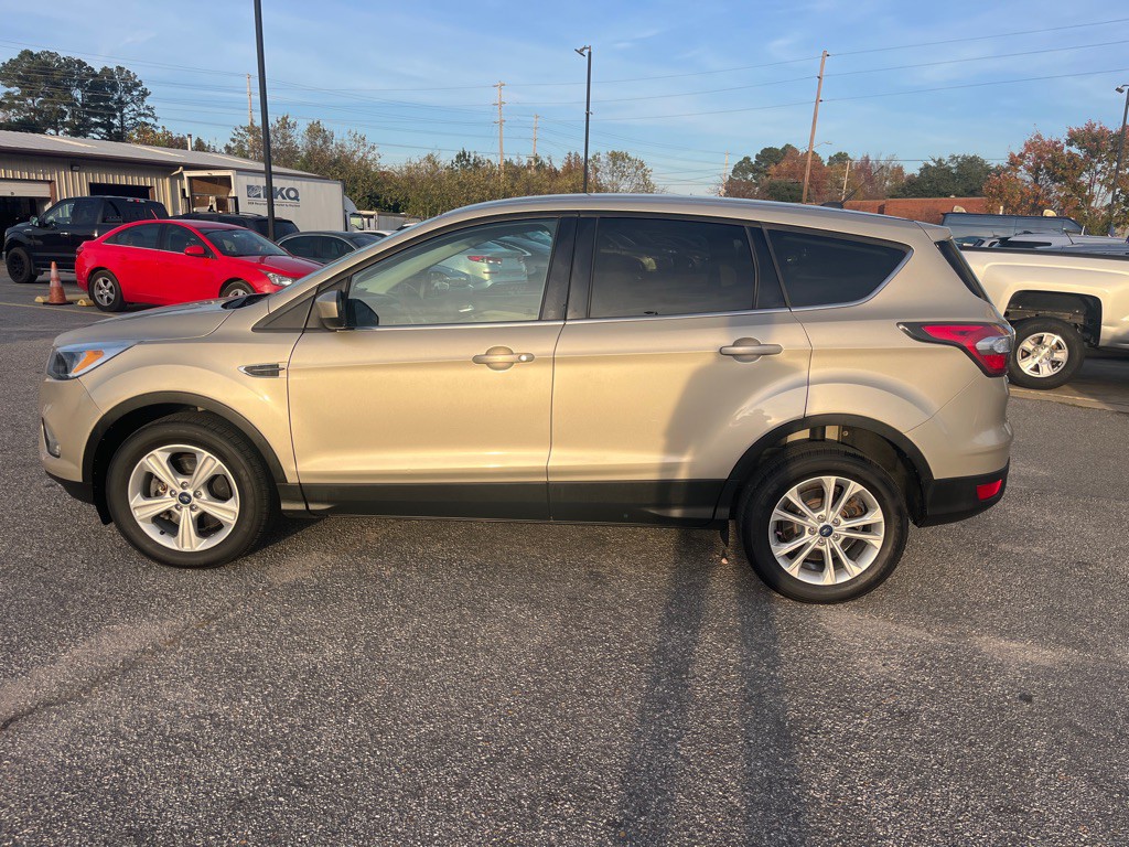 2017 Ford Escape Image 2