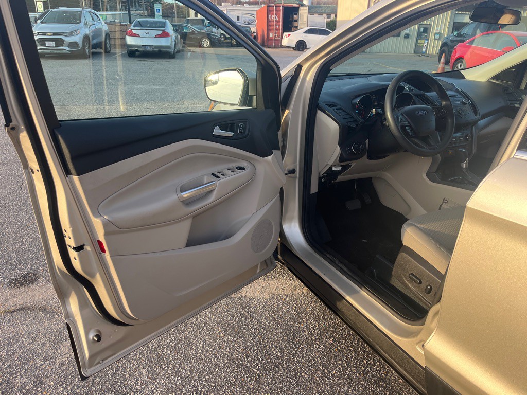 2017 Ford Escape Image 9