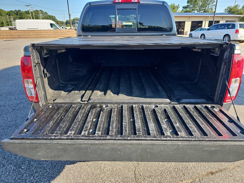 2017 Nissan Frontier Image 2