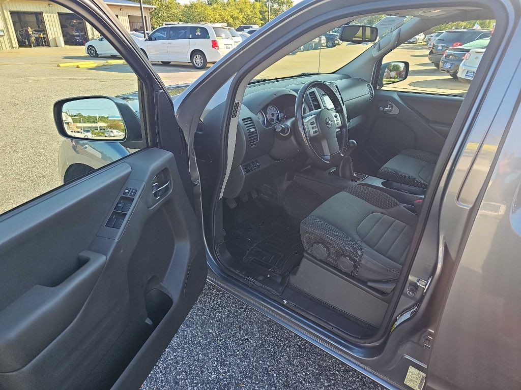 2017 Nissan Frontier Image 10