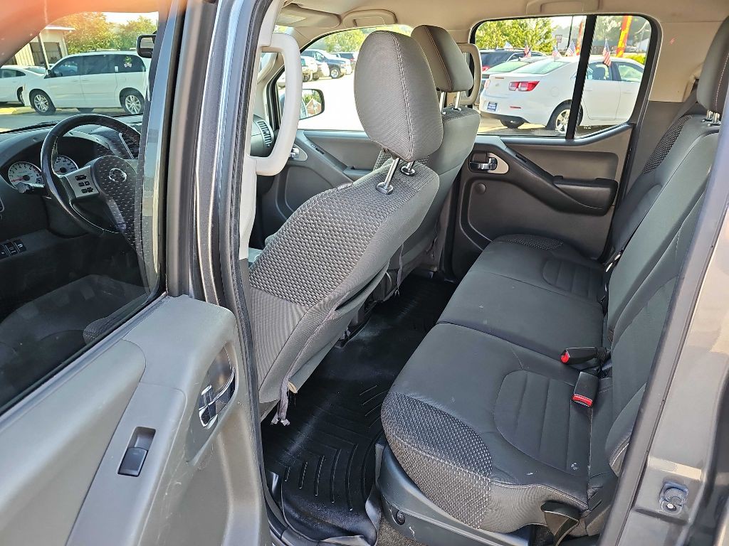 2017 Nissan Frontier Image 12