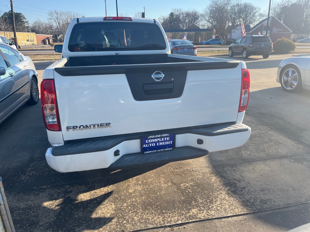 2017 Nissan Frontier Image 3
