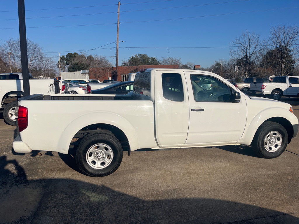 2017 Nissan Frontier Image 5