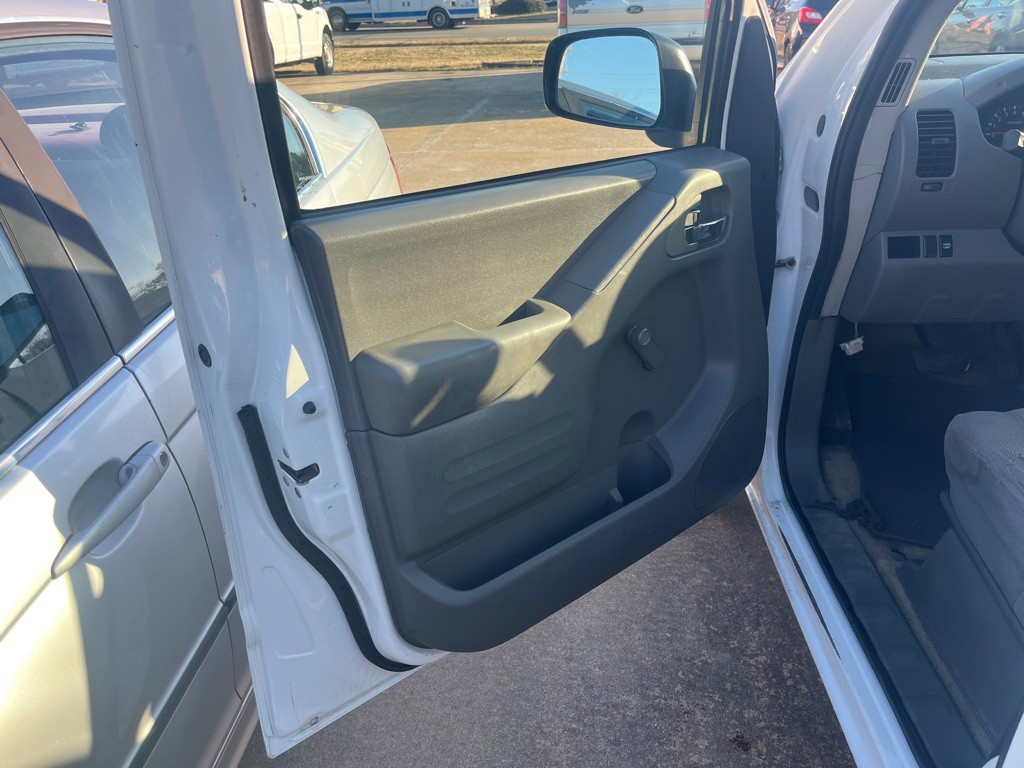 2017 Nissan Frontier Image 8