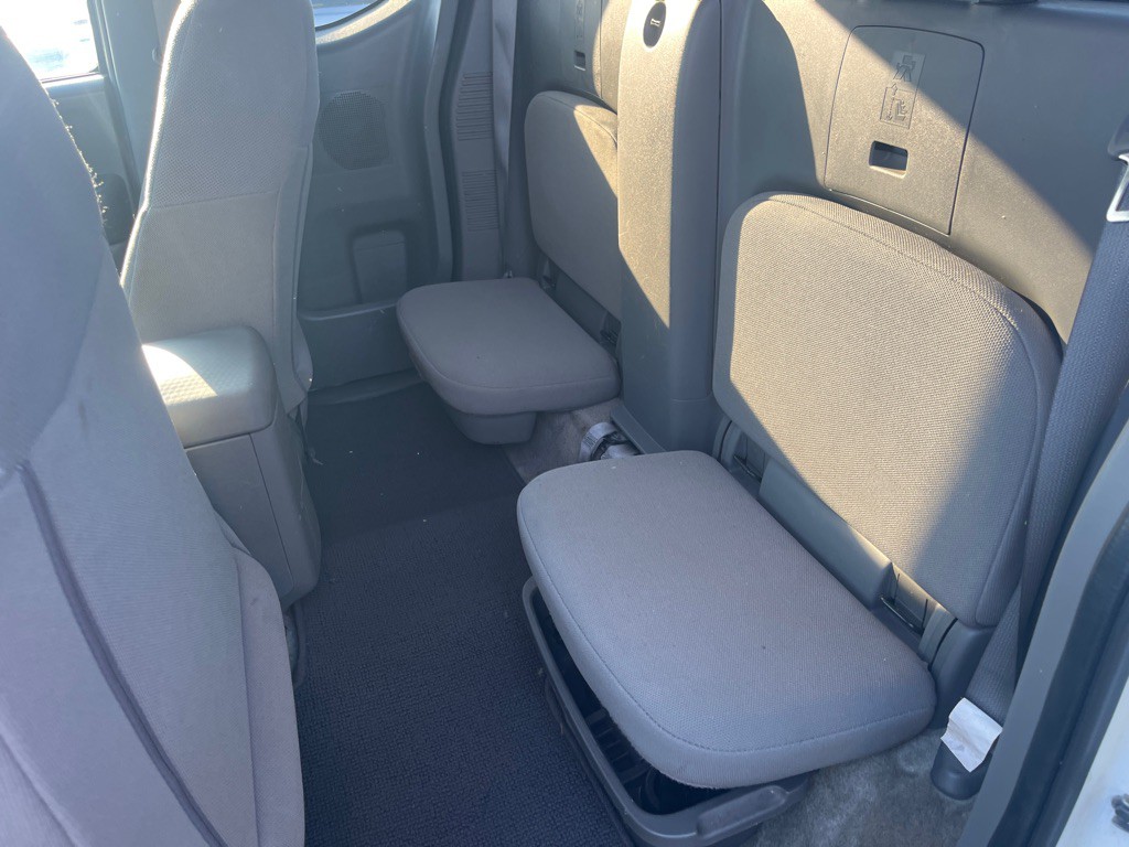 2017 Nissan Frontier Image 11