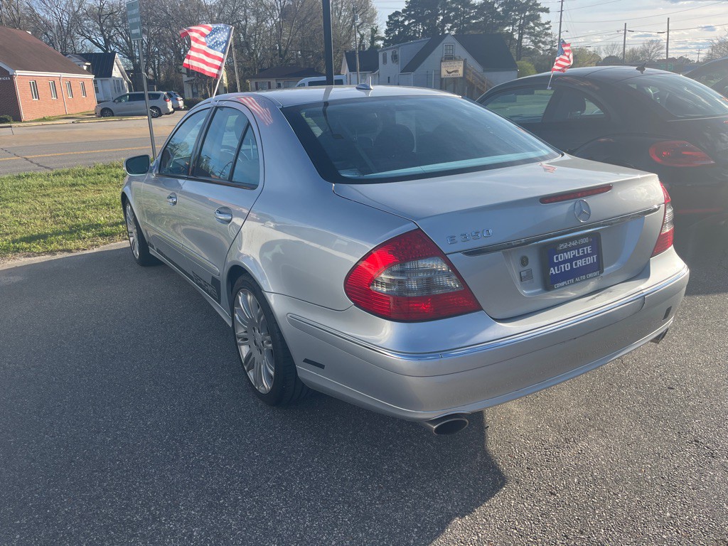 2008 Mercedes-Benz E-Class Image 2