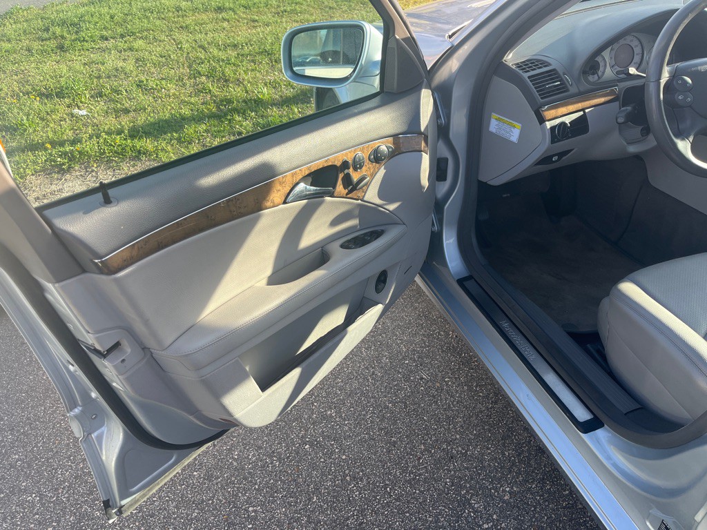 2008 Mercedes-Benz E-Class Image 8