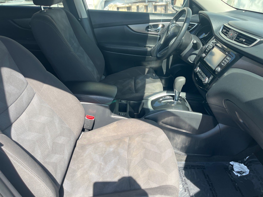 2016 Nissan Rogue Image 6