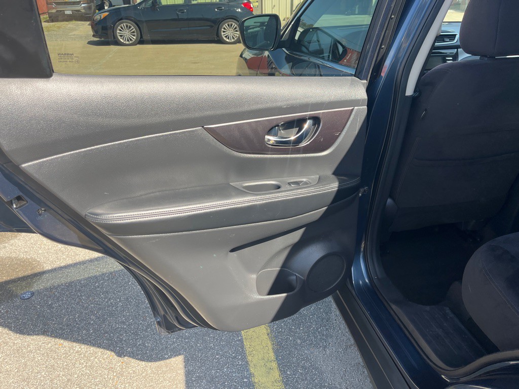 2015 Nissan Rogue Image 10