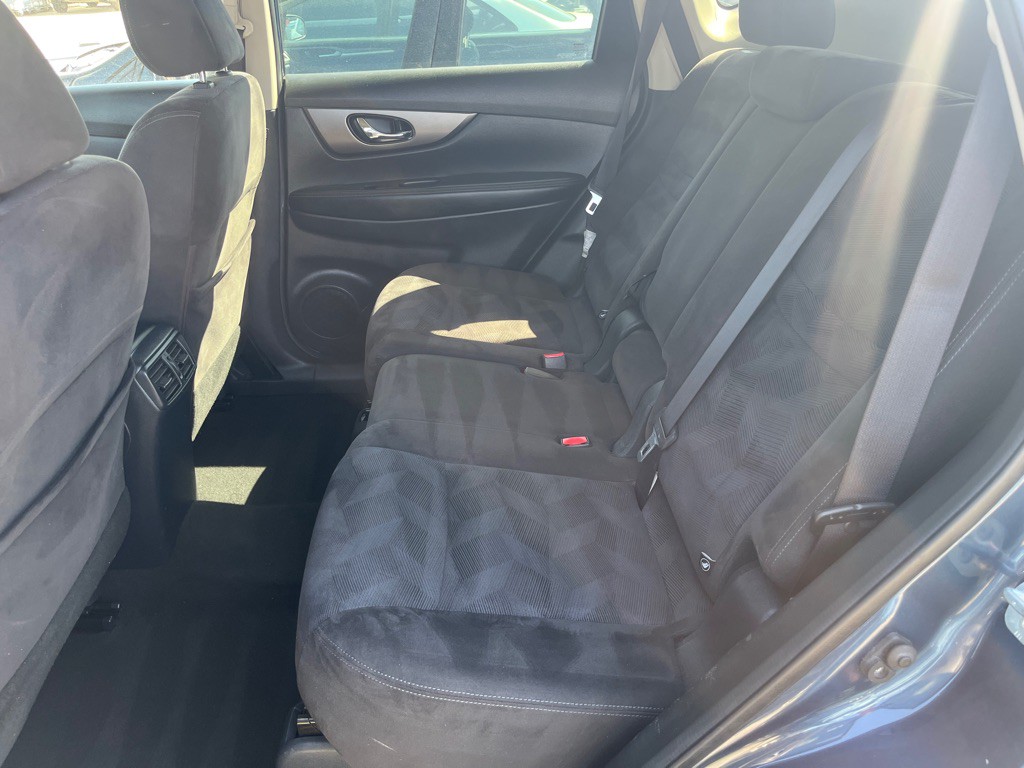 2015 Nissan Rogue Image 11