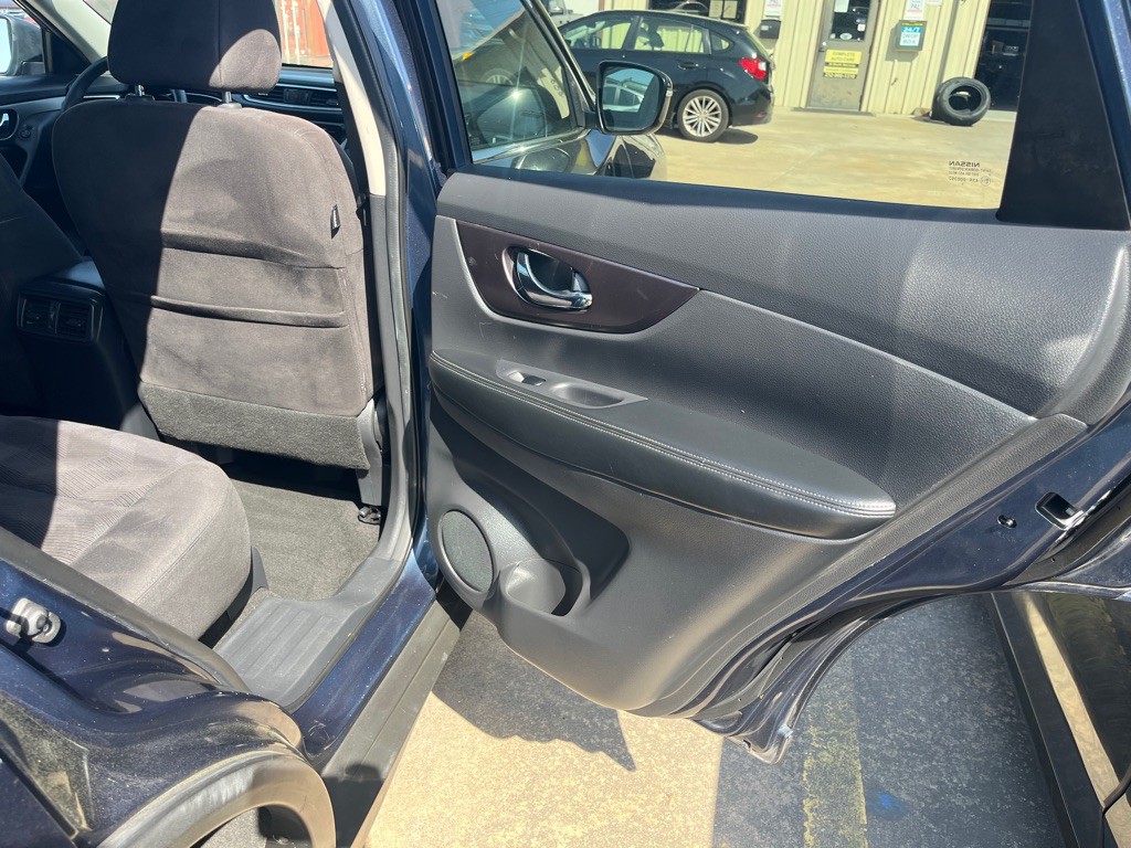 2015 Nissan Rogue Image 13