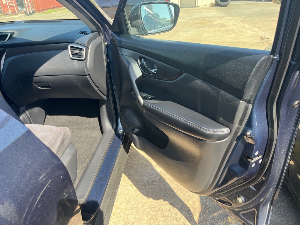 2015 Nissan Rogue Image 15