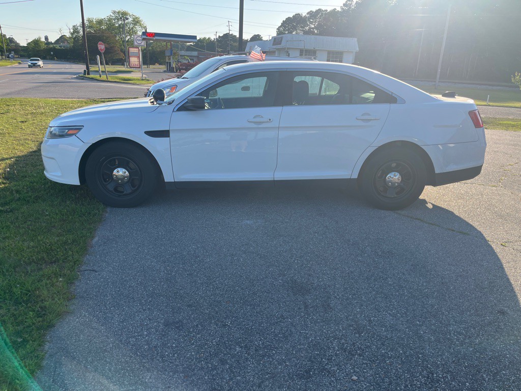 2018 Ford Taurus Image 2