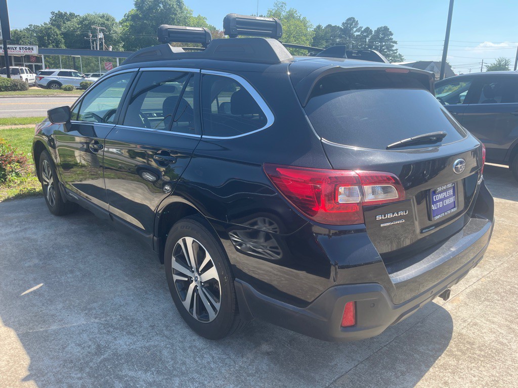 2018 Subaru Outback Image 2