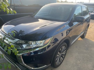 Image for 2020 Mitsubishi Outlander ES ID: 7445056