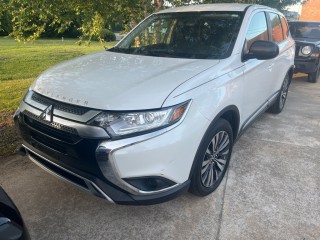 Image for 2020 Mitsubishi Outlander ES ID: 7455147