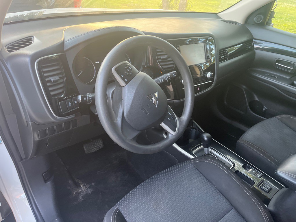 2020 Mitsubishi Outlander Image 7