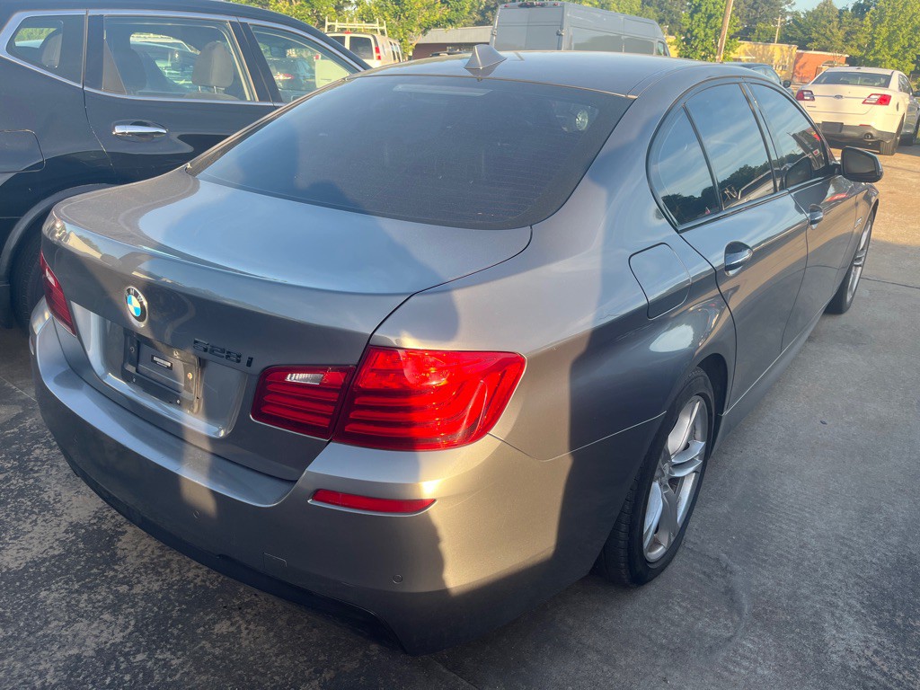 2016 BMW 5 Series Image 3