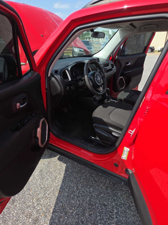 2017 Jeep Renegade Image 9