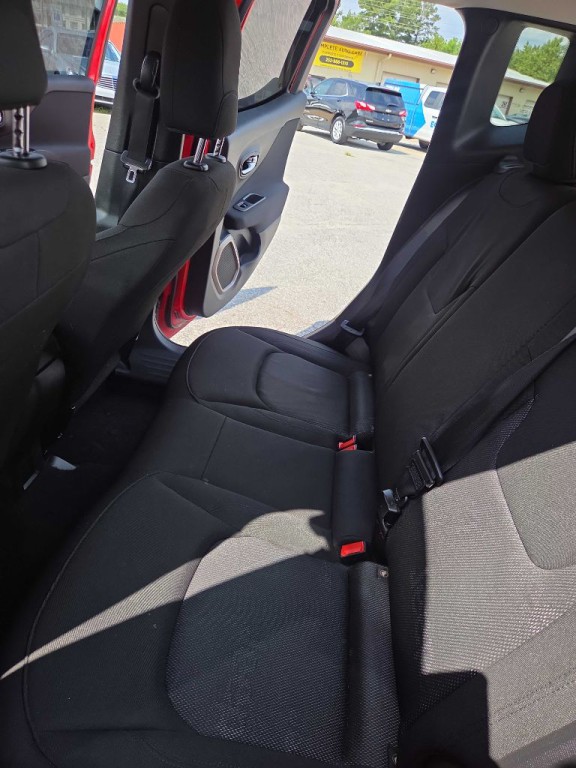 2017 Jeep Renegade Image 13