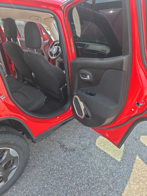 2017 Jeep Renegade Image 14