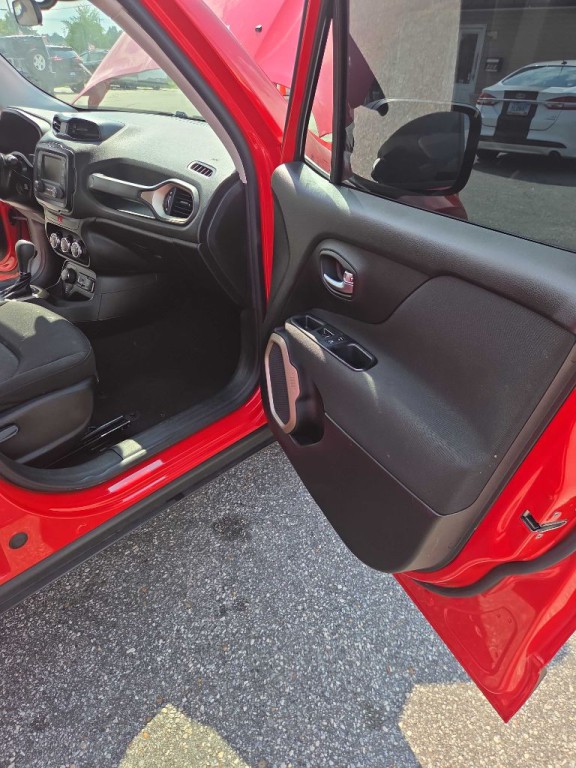2017 Jeep Renegade Image 16