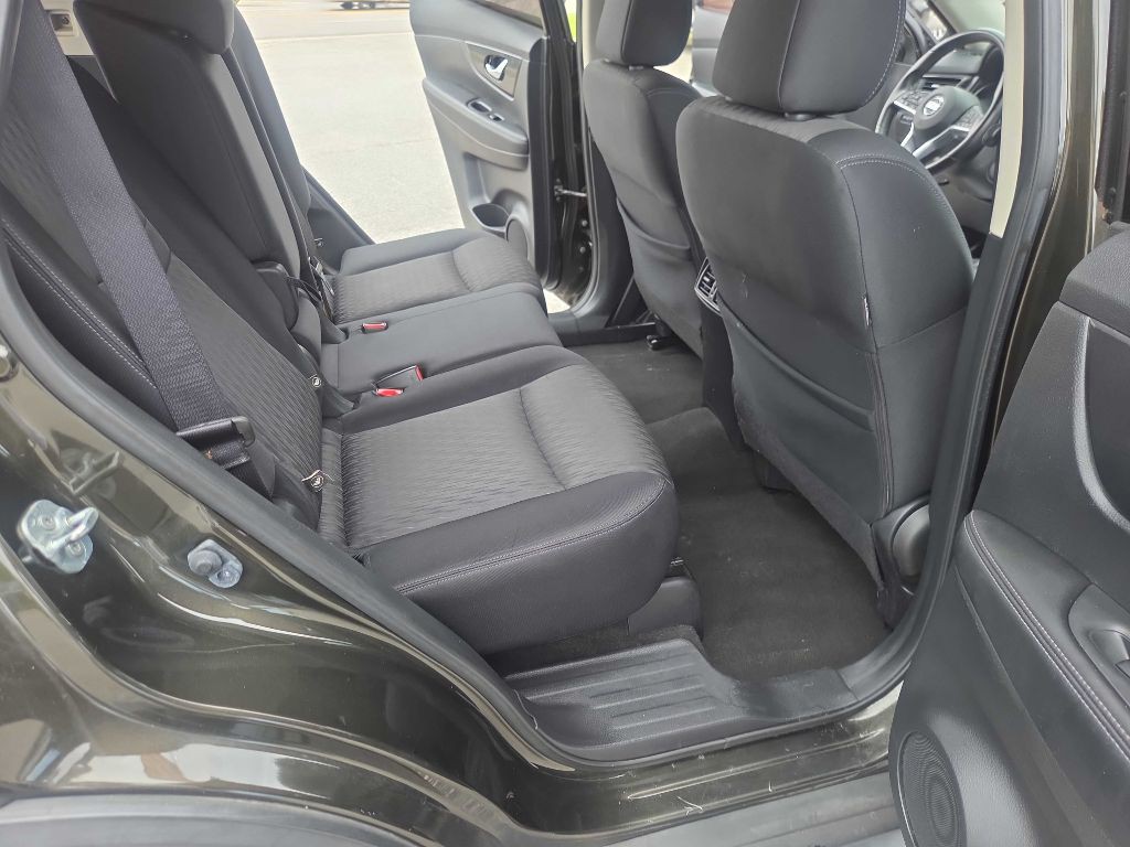 2017 Nissan Rogue Image 12