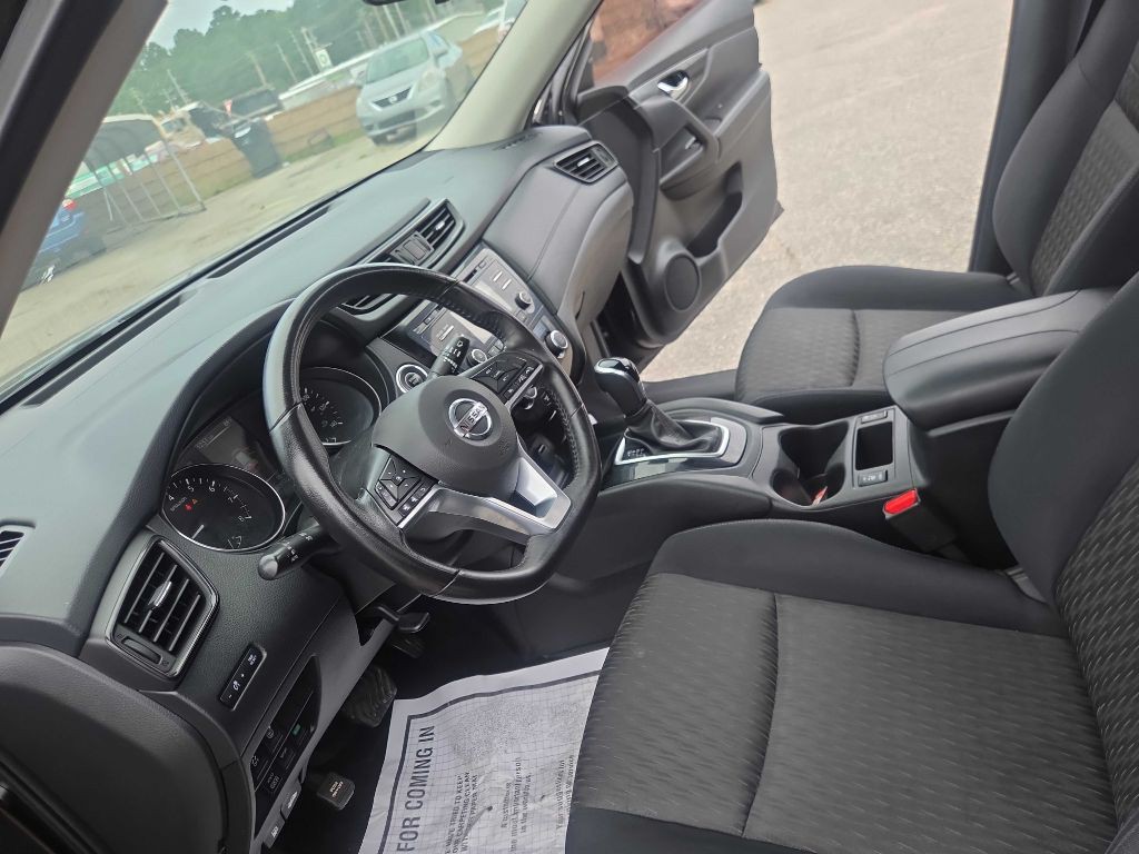2017 Nissan Rogue Image 17