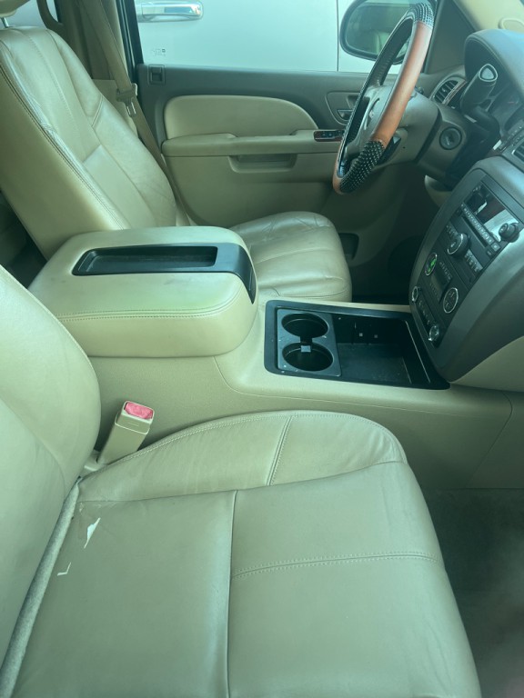 2012 GMC Yukon Image 2