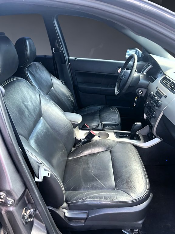 2010 Ford Focus Image 10