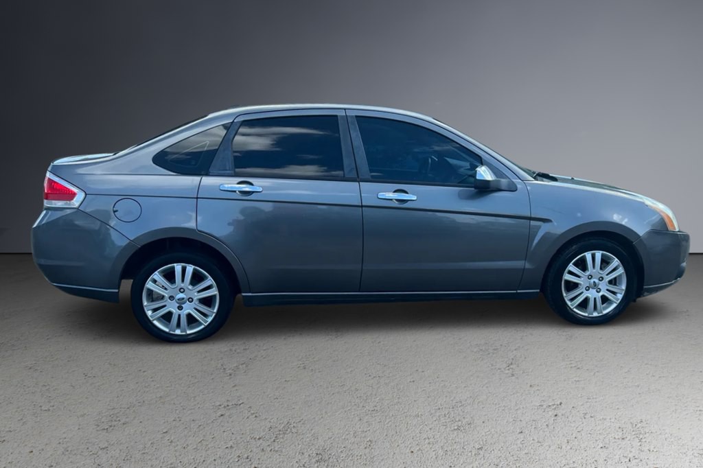 2010 Ford Focus Image 3