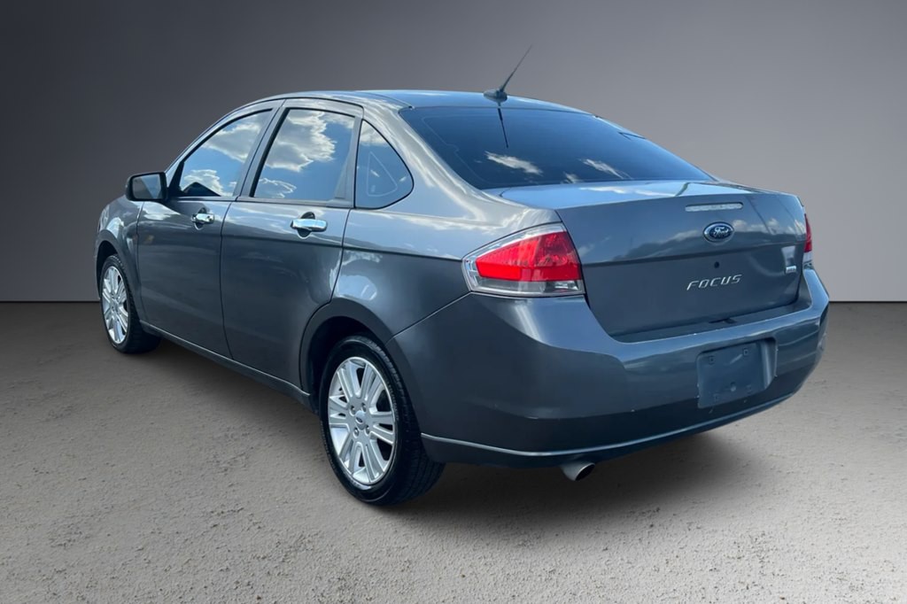 2010 Ford Focus Image 6