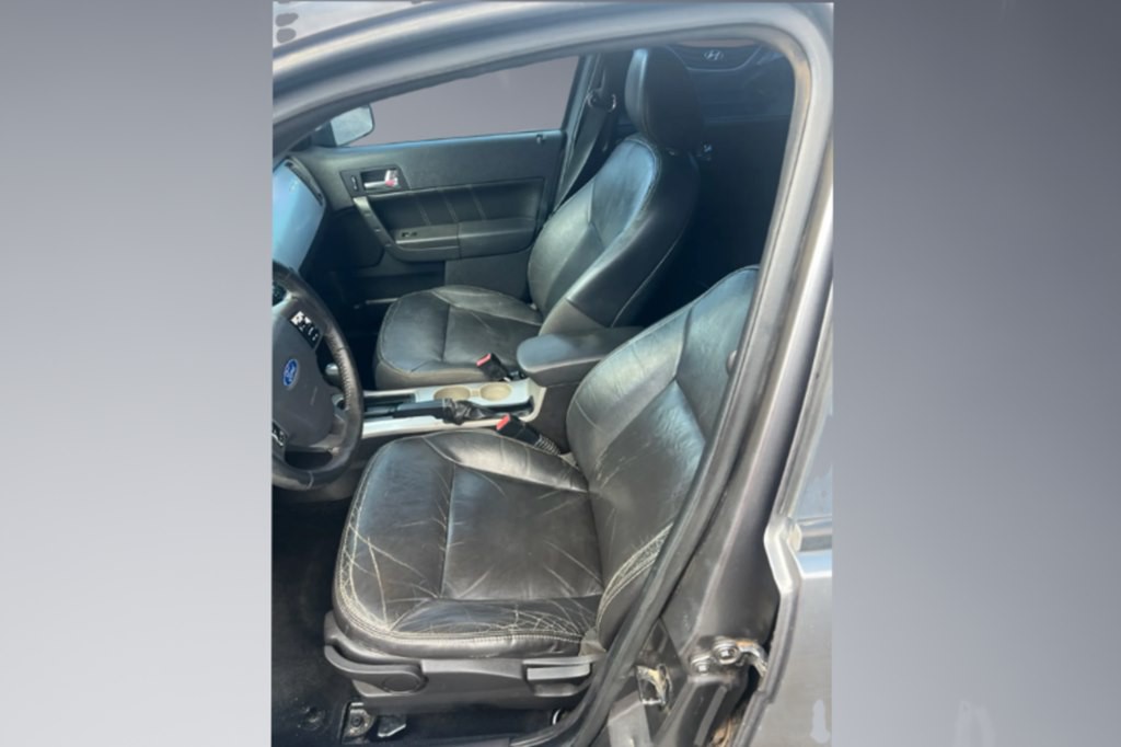 2010 Ford Focus Image 8