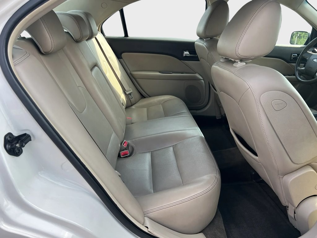 2010 Ford Fusion Image 12