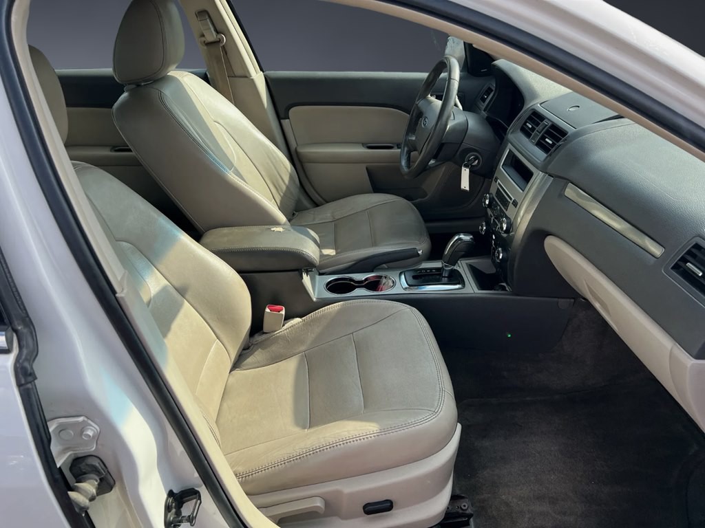 2010 Ford Fusion Image 11