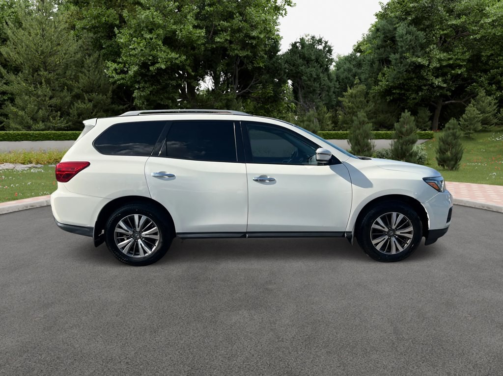 2017 Nissan Pathfinder Image 3