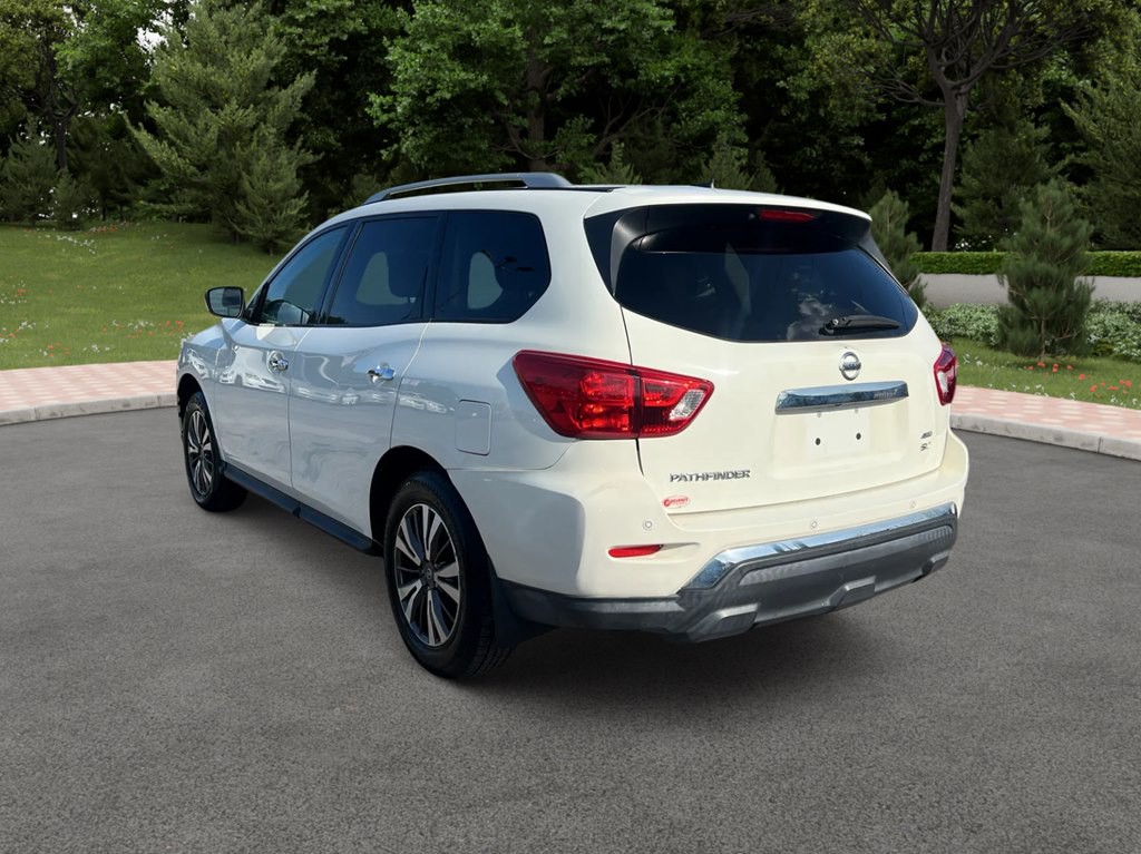 2017 Nissan Pathfinder Image 6