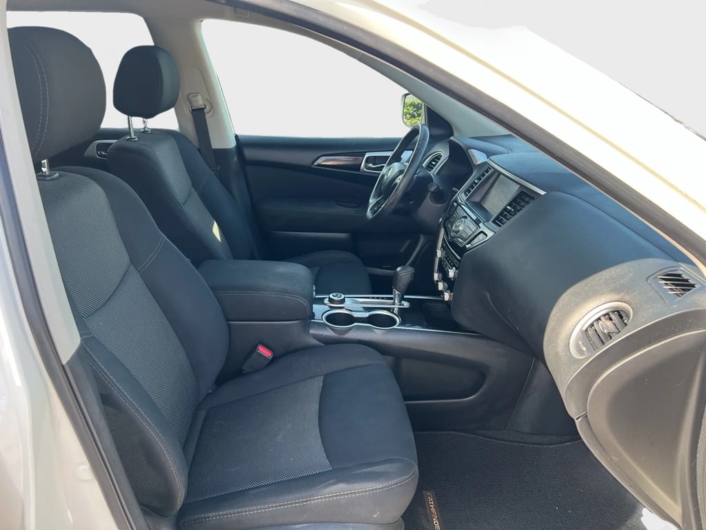 2017 Nissan Pathfinder Image 9