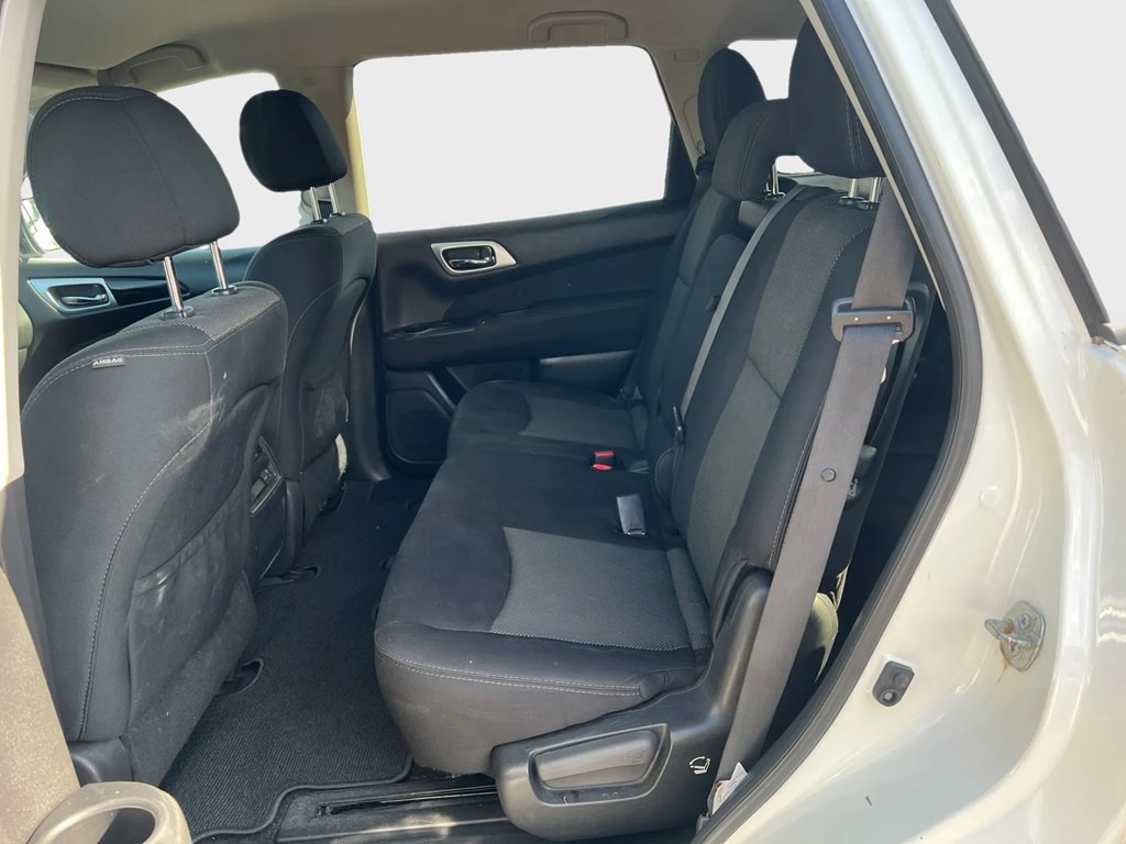 2017 Nissan Pathfinder Image 12